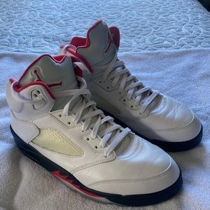 Jordan 5 retro fire red. Men’s size 12. Excellent condition. No lace locks.